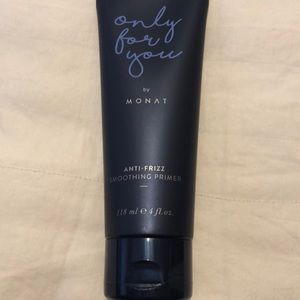 Monat anti-frizz soothing primer